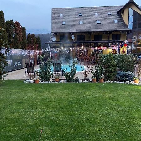 Pensiunea Alfrid Călimăneşti Exterior foto